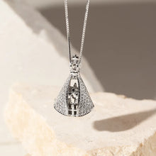Cargar imagen en el visor de la galería, Collar religioso nuestra señora aparecida emn plata 925