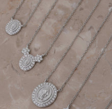 Cargar imagen en el visor de la galería, Moissanite - Collar Nuestra Señora Plata 925 PP