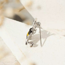 Cargar imagen en el visor de la galería, Broche Abeja + Lenzo