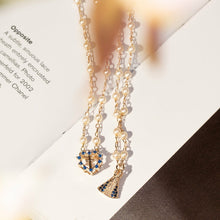 Cargar imagen en el visor de la galería, Collar Escapulario N. Señora Aparecida &amp; Corazón Perlas Dorado
