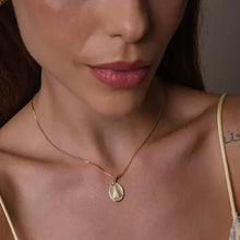 Cargar imagen en el visor de la galería, Collar Medalla N. Señora Gracias
