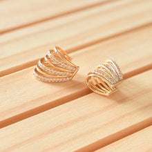 Cargar imagen en el visor de la galería, Earcuff 6 Lineas Circonitas Dorado
