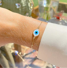 Cargar imagen en el visor de la galería, Pulsera Ojo griego madreperla Bolas
