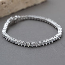 Cargar imagen en el visor de la galería, Pulseras rivieres corazón colors 3mm plata en baño de rodio o baño de oro18k  Una semijoya exclusiva e perfecta de alta calidad.  Circunferencia 17cm.
