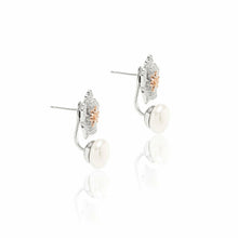 Cargar imagen en el visor de la galería, Pendiente Ear Jacket Flor Perla
