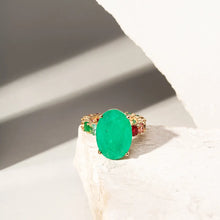 Cargar imagen en el visor de la galería, Anillo Oval Esmeralda Oro
