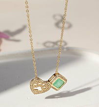 Cargar imagen en el visor de la galería, Collar Escapulario Esmeralda Colombiana Pet
