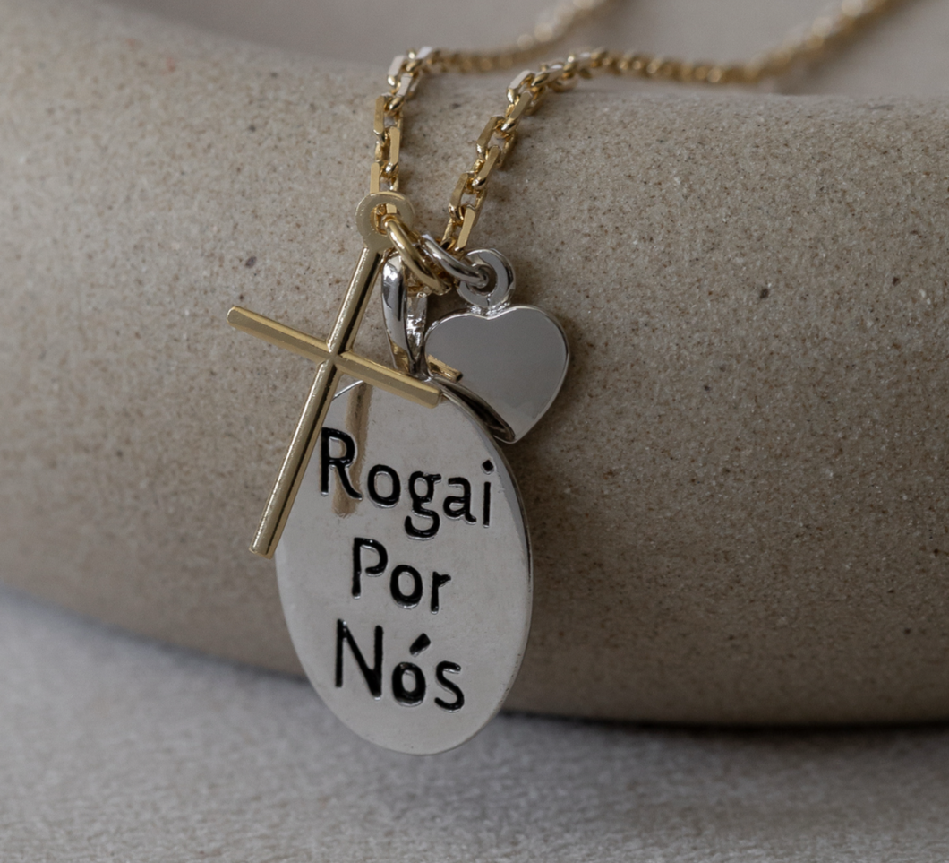Collar Religioso “Rogai por nós”
