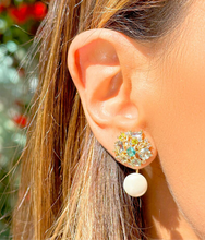 Cargar imagen en el visor de la galería, Pendiente Ear Jacket Perla Shell Cristales
