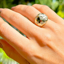 Cargar imagen en el visor de la galería, Anillo estrella Dorado
