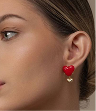 Cargar imagen en el visor de la galería, Pendiente Corazón Madreperla Rojo
