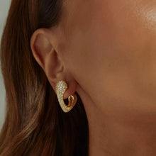 Cargar imagen en el visor de la galería, Pendiente Argolla Corazón Circonitas
