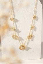 Cargar imagen en el visor de la galería, Collar Flores baño Oro18k
