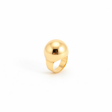 Cargar imagen en el visor de la galería, Anillo Esfera grande en baño de oro 18k
