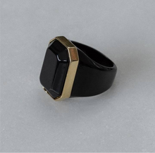 Cargar imagen en el visor de la galería, Anillo Resina cuadrado Blanco o Negro
