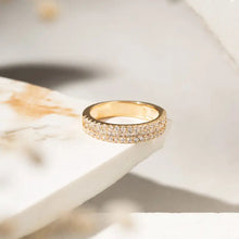Cargar imagen en el visor de la galería, Anillo aparador circonitas dorado
