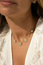 Cargar imagen en el visor de la galería, Collar Flores baño Oro18k
