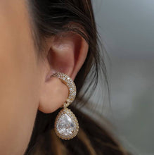 Cargar imagen en el visor de la galería, Earcuff Clip Circonitas Dorado
