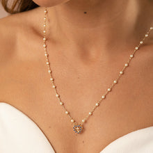 Cargar imagen en el visor de la galería, Collar Escapulario N. Señora Aparecida &amp; Corazón Perlas Dorado
