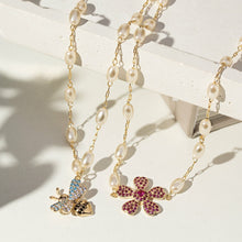 Cargar imagen en el visor de la galería, Collar Escapulario Flor Abeja Perlas
