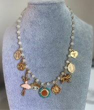 Cargar imagen en el visor de la galería, Collar Medallas Bailarina
