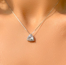 Cargar imagen en el visor de la galería, Conjunto pendientes con collar 45cm en plata925 forma triangulo con circonitas en baño de rodio.  Joyas hipoalergicas y sin niquel.
