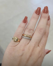 Cargar imagen en el visor de la galería, Mini Anillo Meñique Letra Plata 925 Dorado
