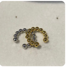 Cargar imagen en el visor de la galería, Earcuff Mini Bolas Dorado o Plata
