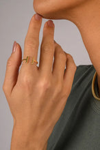 Cargar imagen en el visor de la galería, Anillo Tifany Liso Dorado &amp; Plata
