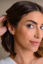 Cargar imagen en el visor de la galería, Pendiente Earcuff 3 Puntos de Luz
