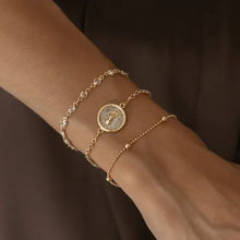 Cargar imagen en el visor de la galería, Pulsera Botón Nude
