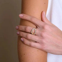 Cargar imagen en el visor de la galería, Anillo Circonita Incolor Dorado
