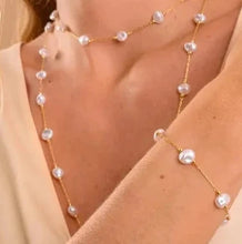 Cargar imagen en el visor de la galería, Pulsera Perla orgánica Dorada

