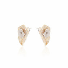 Cargar imagen en el visor de la galería, Pendiente formas flor 3x 1 circonitas blancas en baño de oro 18k. Se puede quitar partes del pendiente.

Super chic, una verdadeira joya.

joyas hipoalergénicas e sem níquel.

 
