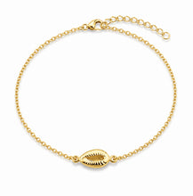 Cargar imagen en el visor de la galería, Tobillera cadena dorada con colgante caracola del mar en baño de oro18k de alta calidad para su verano.

 26cm + 5cm ajustable.

 Joyas hipoalergénicas y sin níquel.
