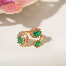 Cargar imagen en el visor de la galería, Anillo esmeralda fusion formato oval con circonitas en baño de Oro18k 

Aro 16BRASIL * 7USA
Tenemos conjunto con el collar escapulario Esmeralda ORO. Venta separada.
Joyas hipoalergenicas y sin niquel
