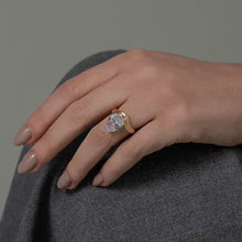 Cargar imagen en el visor de la galería, Anillo Gota Plata Martillado

