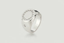 Cargar imagen en el visor de la galería, Anillo redondo meñique plata o dorado en baño de rodio o baño de Oro18k. Super chic.

Aro 6 Brasil.  

Joyas Hipoalergênicos e sen níquel 
