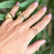 Cargar imagen en el visor de la galería, Anel mini prego ajustável em banho de ouro.

Joyas hipoalérgicas e sem niquel. supermoda.
