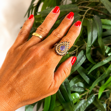 Cargar imagen en el visor de la galería, Anillo Gota Tanzanita &amp; Negro Dorado
