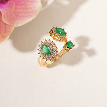 Cargar imagen en el visor de la galería, Anillo esmeralda fusion formato oval con circonitas en baño de Oro18k 

Aro 16BRASIL * 7USA
Tenemos conjunto con el collar escapulario Esmeralda ORO. Venta separada.
Joyas hipoalergenicas y sin niquel
