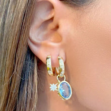 Cargar imagen en el visor de la galería, arete argolla cristal topacio en baño de oro 18k
