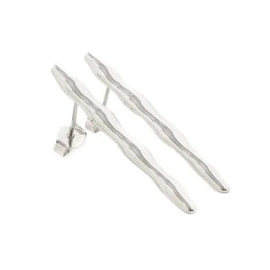 Pendiente fio martillado en baño de rodio

Joyas hipoalergénicas e sem niquel.