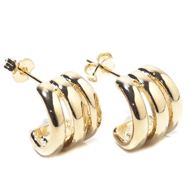 Pendiente Mini triple lineas en baño de oro18k

Delicado y elegante.

Joyas hipoalergenicas y sin niquel