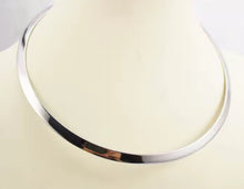 Cargar imagen en el visor de la galería, Collar choker modelo adjustable Plata en baño de rodio o dorada en banho de Oro18k&nbsp;

11cm

Peso: 33g.&nbsp;
