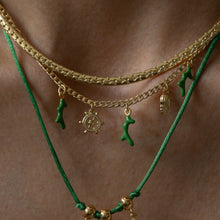 Cargar imagen en el visor de la galería, Collar Cadena Coral Blanco o Verde
