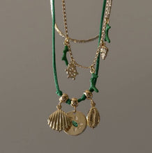 Cargar imagen en el visor de la galería, Collar Verde Mar ojo Oro18k
