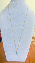 Cargar imagen en el visor de la galería, Collar Colgante Suerte Azul Largo

