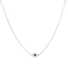 Cargar imagen en el visor de la galería, Collar delicado ojo turco madreperla redonda en baño de Oro18k.

Collar 45cm -+ 5cm. 

Conjunto con el pendiente "RENATA".

Súper chic!
