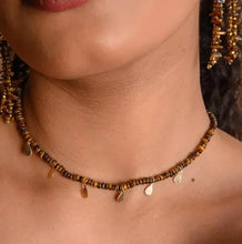 Cargar imagen en el visor de la galería, Collar Cristales Ojo de Tigre Oro18k
